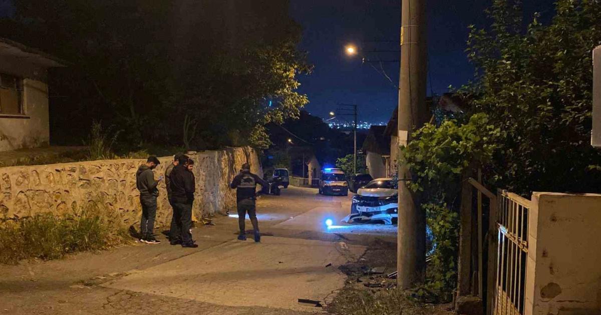 izmitte kursun yagmuruna tutan otomobil kaza yapti jF5ePSGr.jpg