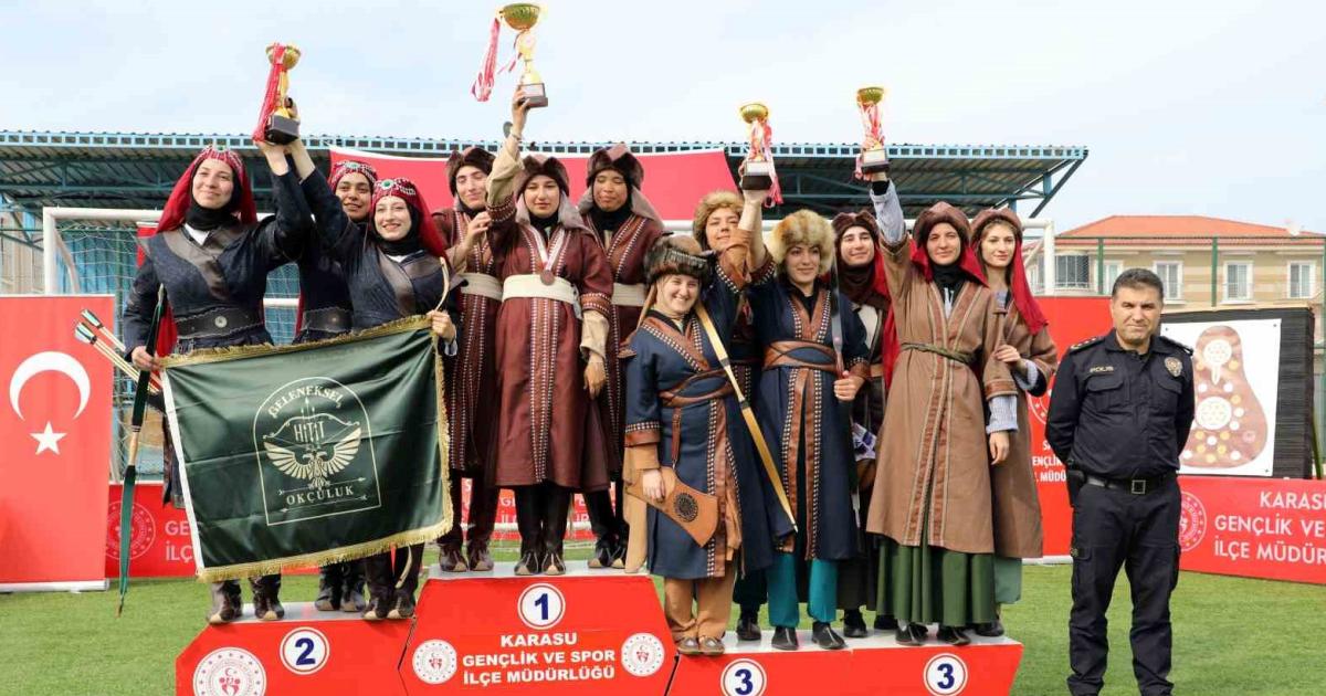 karasuda geleneksel turk okculugu sampiyonasi duzenlendi 21Mmd5f9.jpg