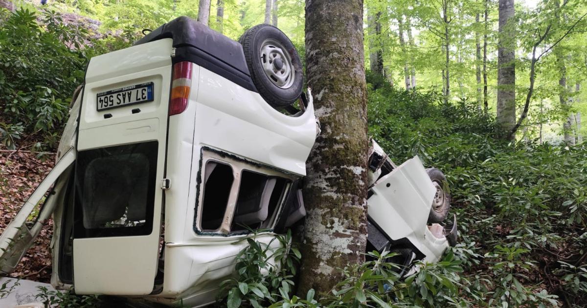 kastamonuda minibus ucuruma yuvarlandi 10 yarali E4M5Q4w1.jpg