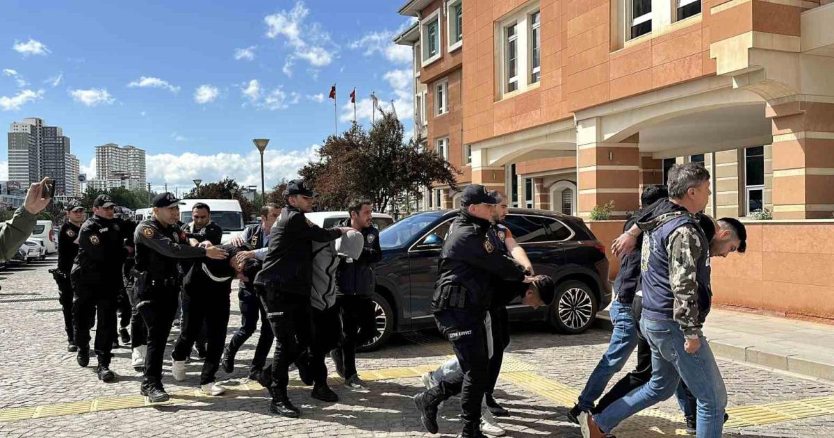 kastamonuda yasa disi bahis operasyonu 12 kisi yakalandi ej167pAX.jpg