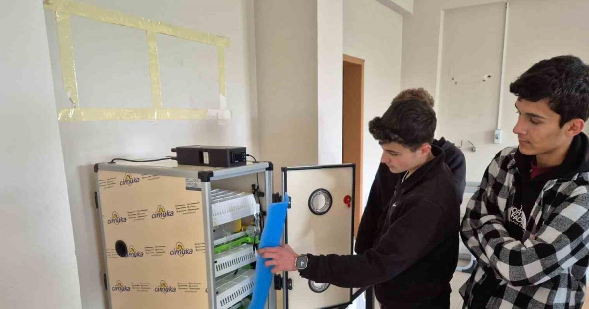 zonguldak caycumada hayirsever is insanindan egitime destek T5l6ZH26.jpg