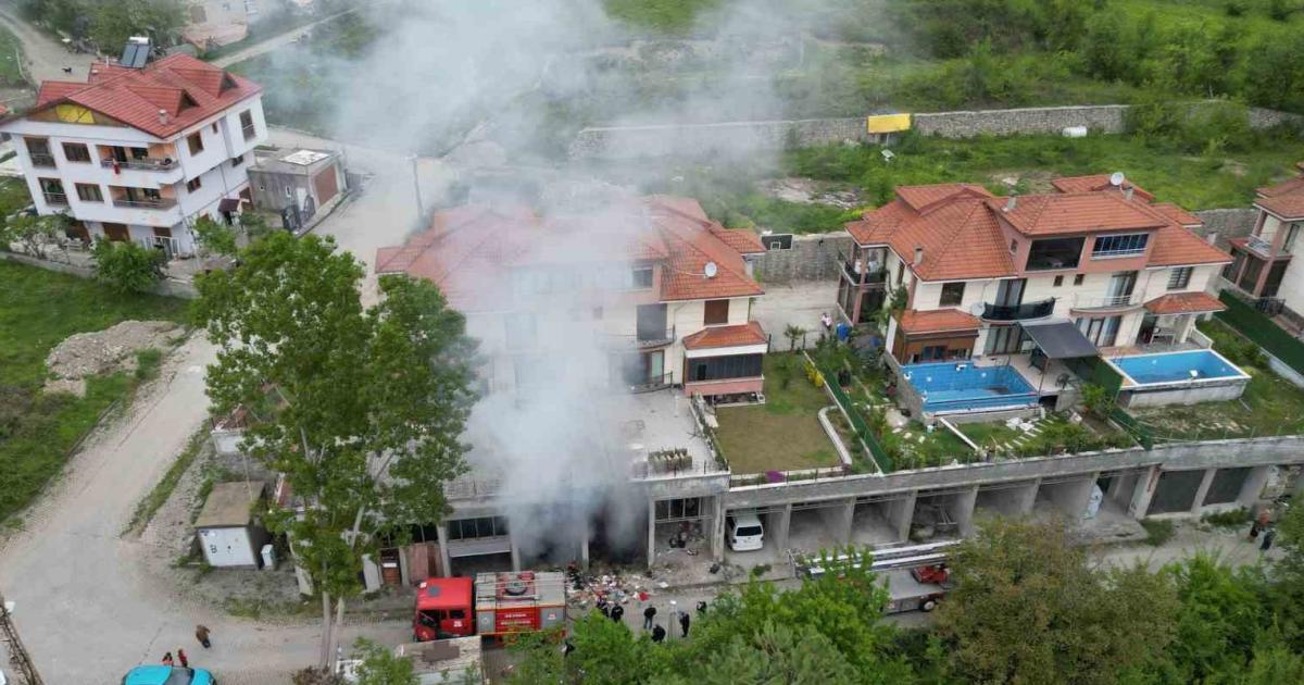 zonguldak devrekte depo yangini cikti TRZRaqK7.jpg