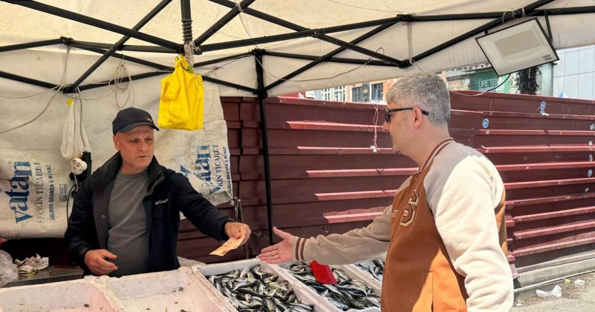 zonguldakta balik tezgahlarinda sezon disi hareketi 1EpwYEDm.jpg
