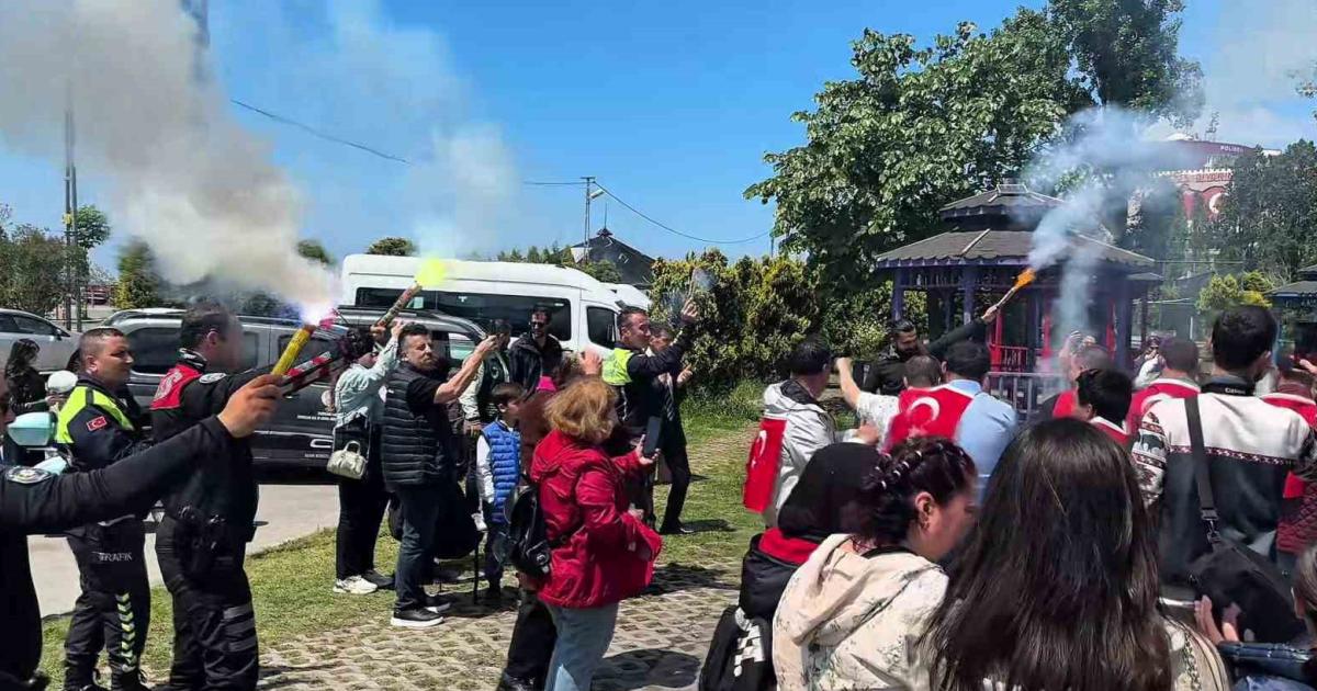 zonguldakta cok ozel asker konvoyu BmD46jvF.jpg