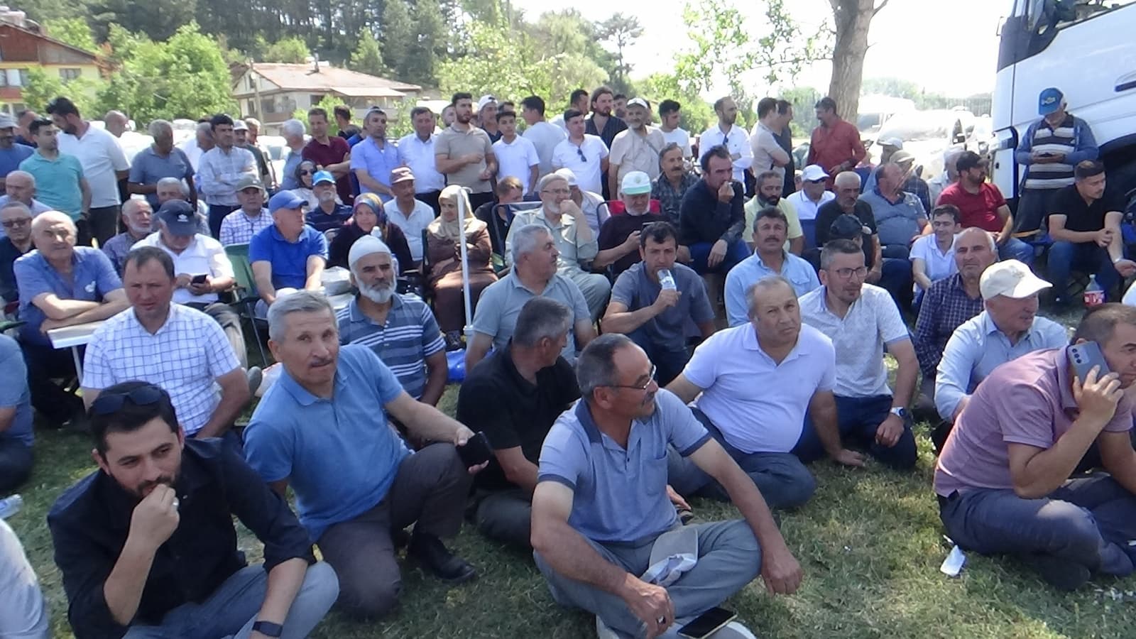 Bolu’da 600 Kilo Et Dağıtıldı, Meydan Bayram Yerine Döndü