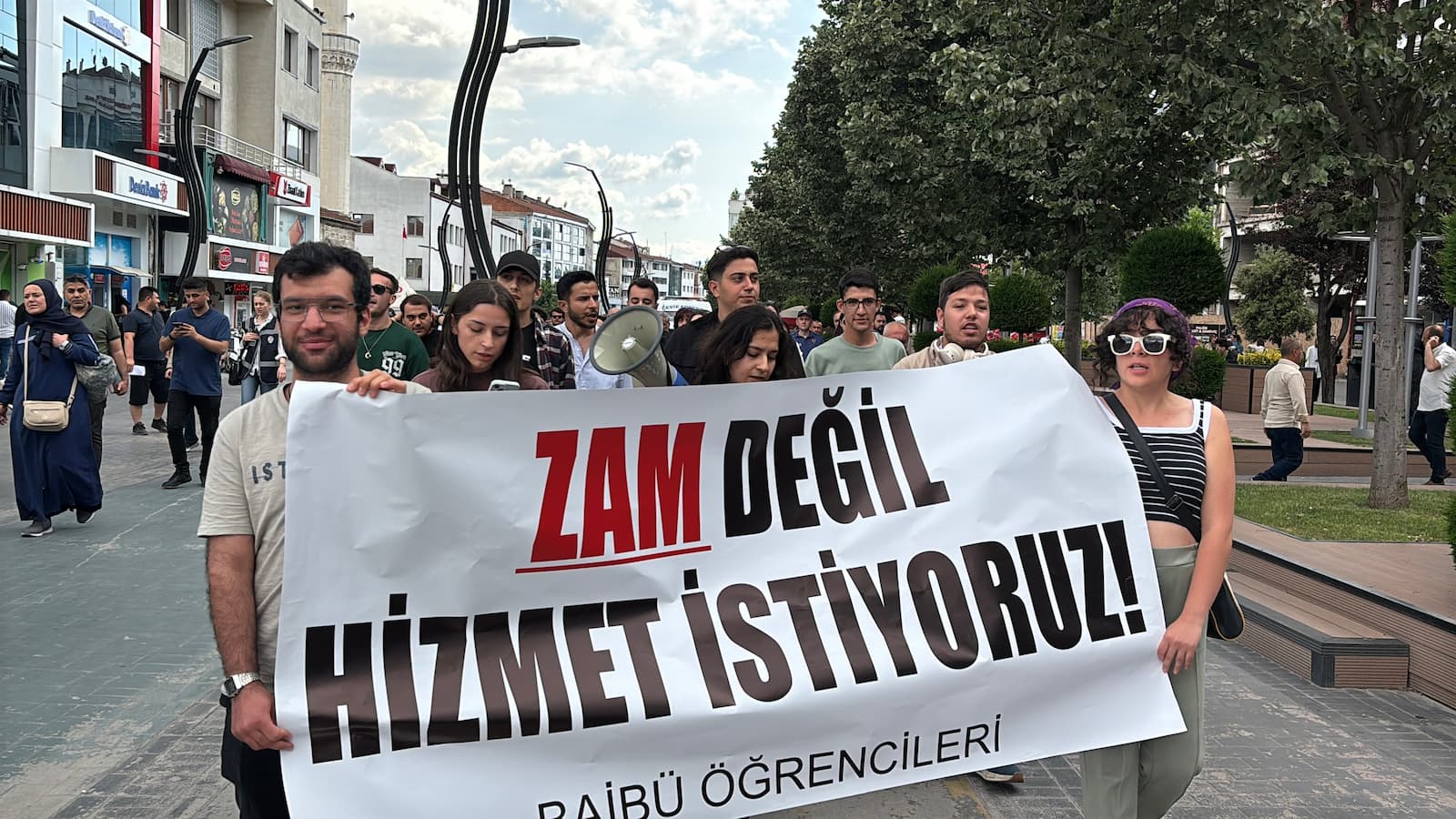 Bolu'da İsyan Bayrağı Çekildi