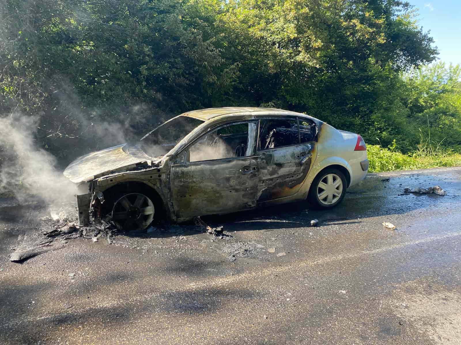Bolu’da Seyir Halindeki Otomobil Alev Aldı