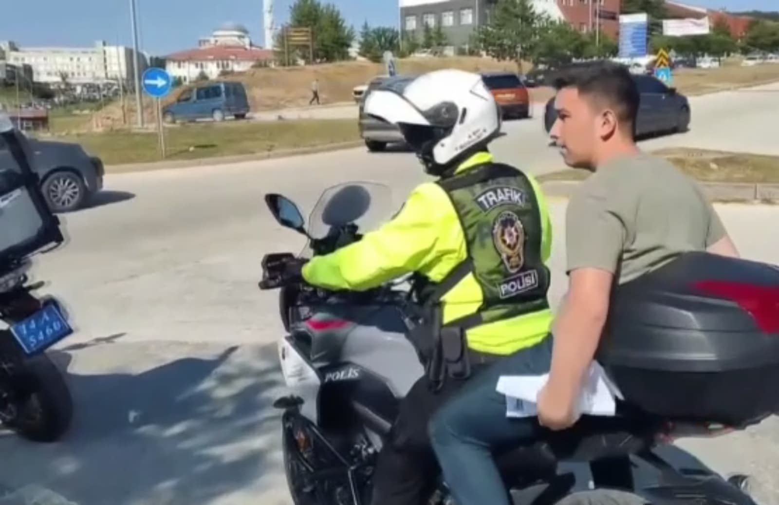 Bolu'da Trafik Ekipleri Öğrencileri Sınava Yetiştirdi