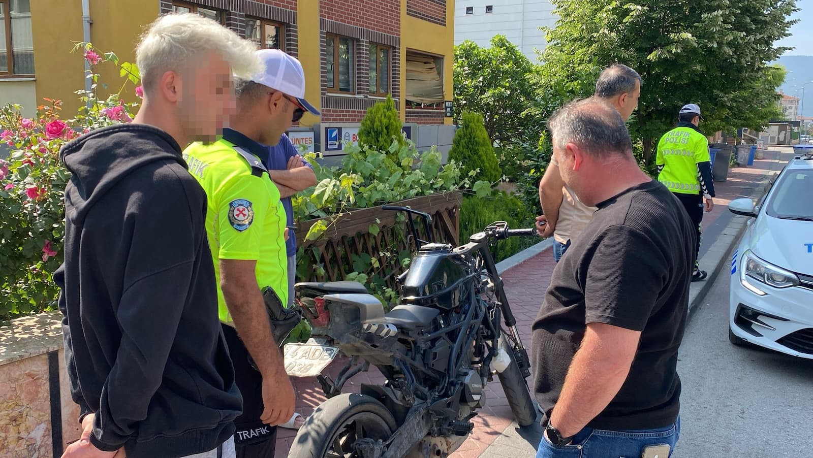 Bolu’da Tehlikeli Motosiklet Şovuna Polis Son Verdi 19 Bin TL Ceza!