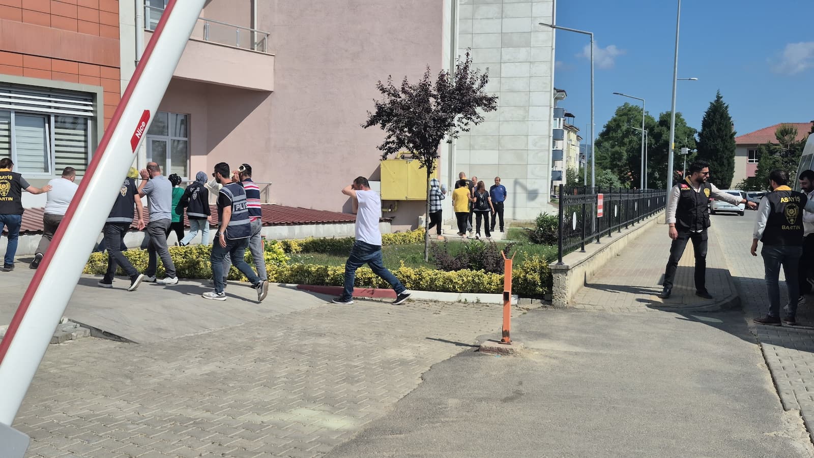 Fuhuş Çetesine Büyük Darbe 4 Tutuklama