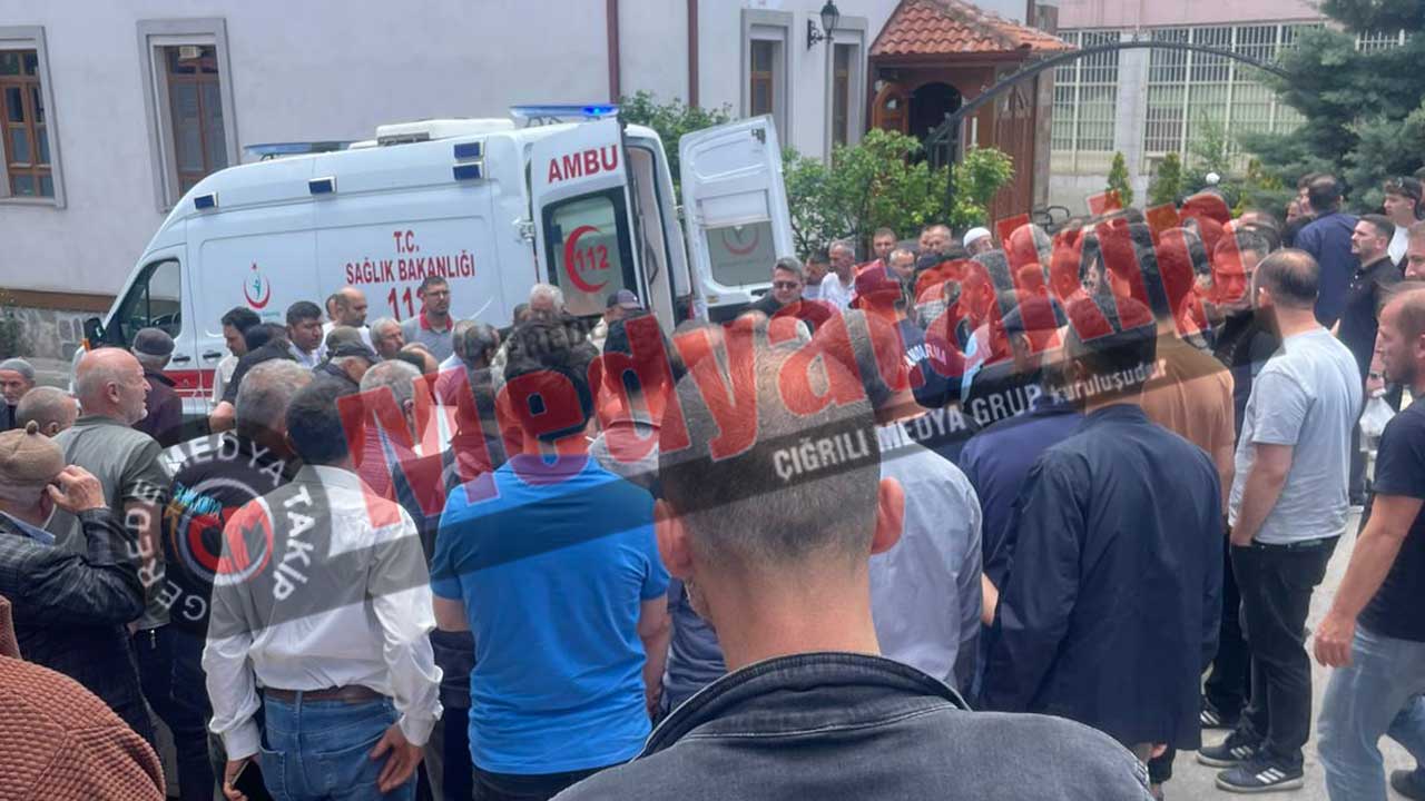 Gerede'de Karşıya Geçen Adama Araba Çarptı, Sürücü Kaçtı, trafik kazası 2