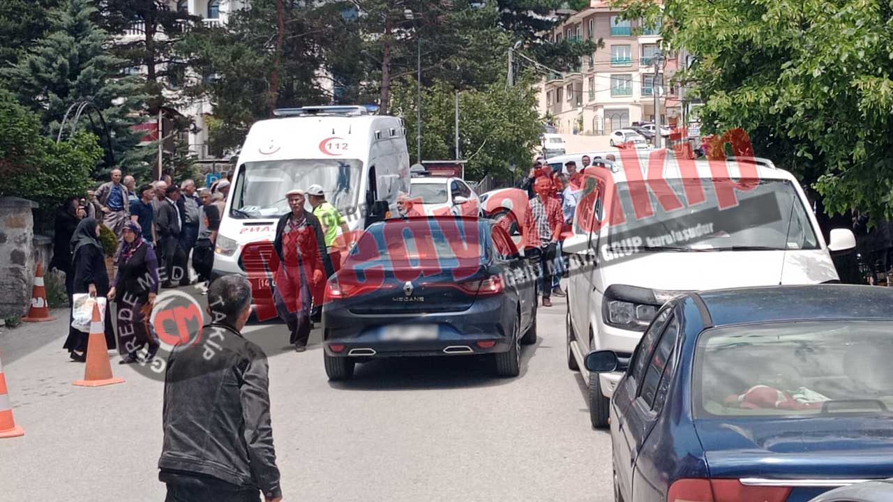 Gerede'de Karşıya Geçen Adama Araba Çarptı, Sürücü Kaçtı, trafik kazası 3
