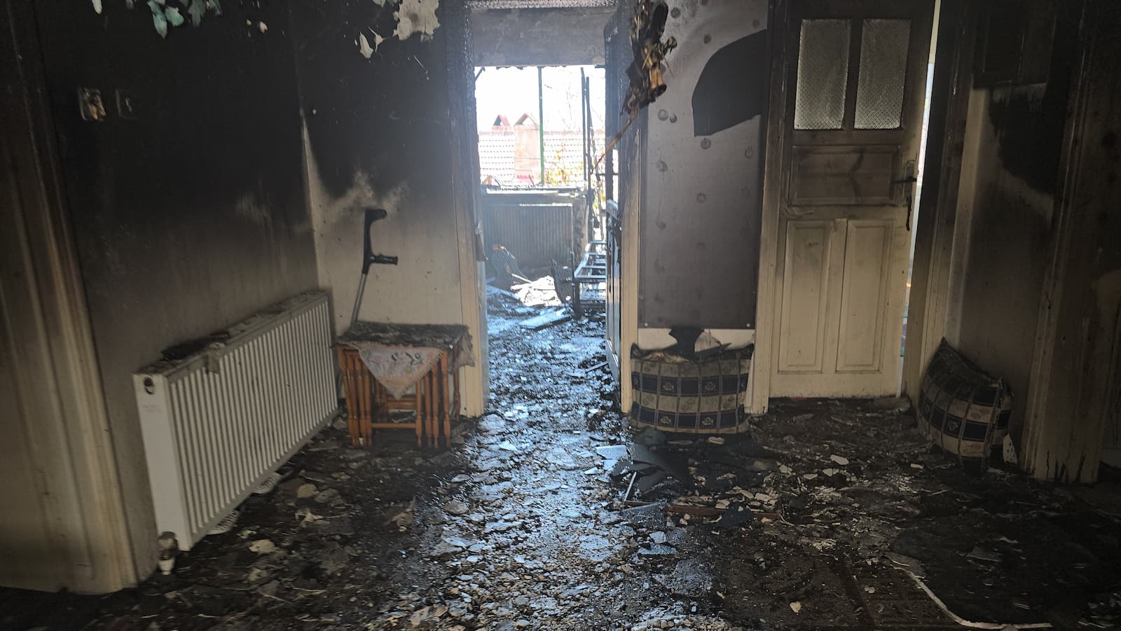 Komşuda Elektrikli Battaniye Yangını Yaşlı Kadın Mahsur Kaldı