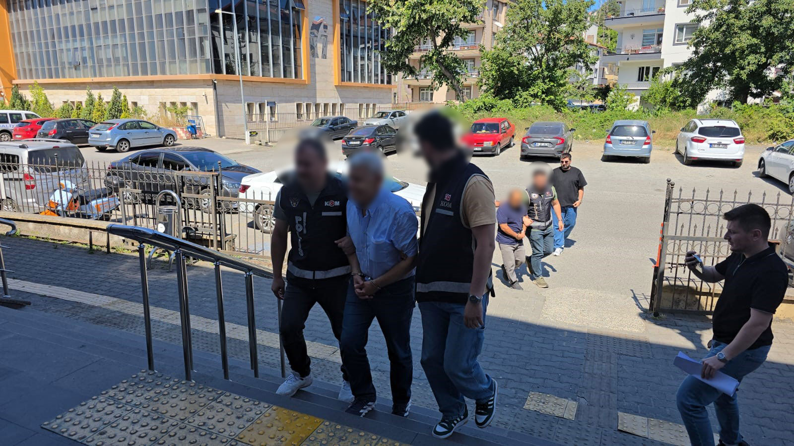 Muhasebeci 2,7 Milyon Liralık Vurgun İddiasıyla Tutuklandı