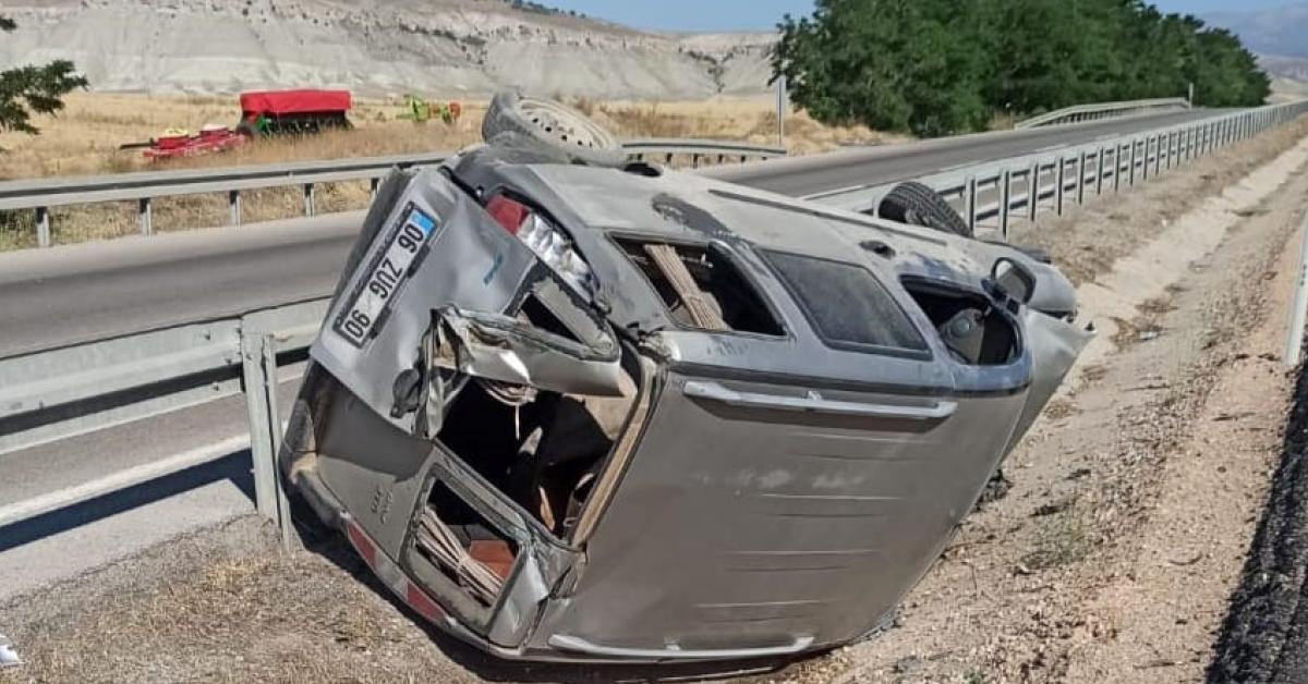 ankara beypazarinda lastigi patlayan arac takla atti U16vL8PX.jpg
