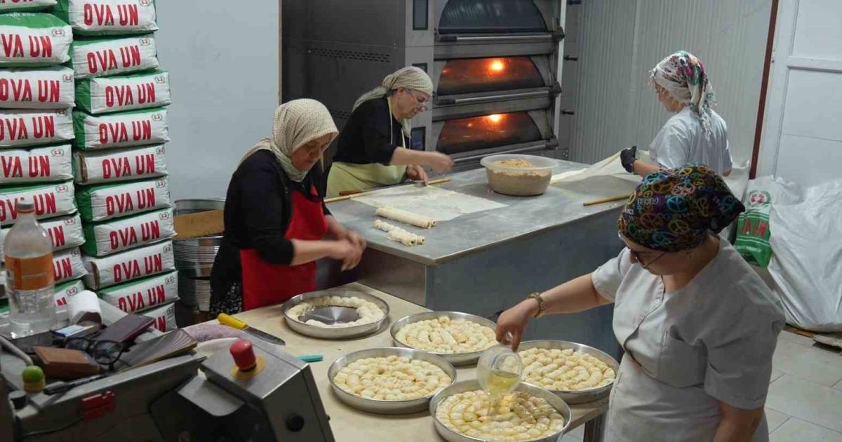 ankara beypazarinin meshur lezzetleri bayram sofralarini senlendiriyor pNYGI1YX.jpg
