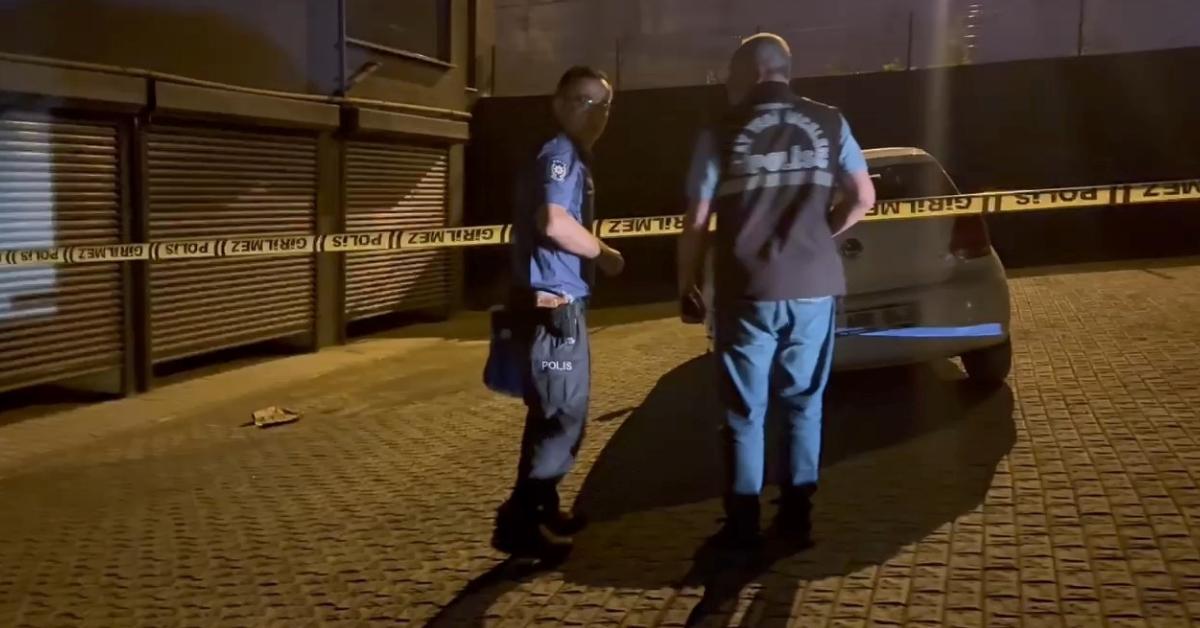 bartinda beyzbol sopasiyla saldiriya ugrayan kisi silah cekti yITVPiZd.jpg