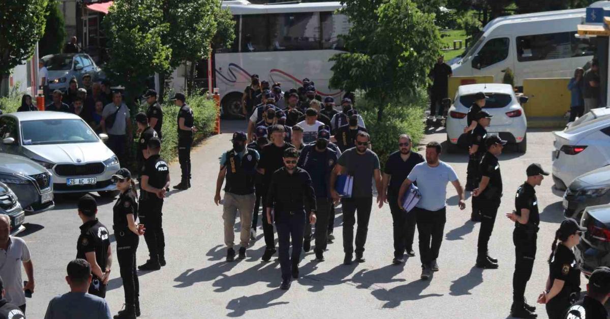 eskisehir merkezli operasyonda 235 milyon tllik vurgun ortaya cikti 57Ox142I.jpg