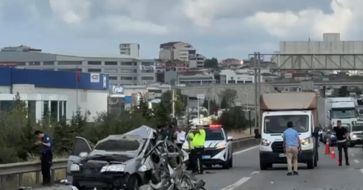 gebzede otomobil ile yolcu otobusu carpisti 3 yarali WHCURNcH.jpg