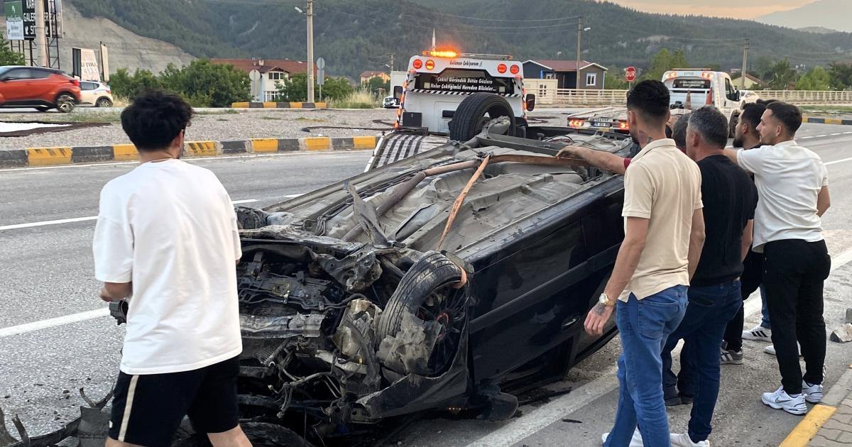 karabuk safranboluda trafik kazasi 3 yarali cB6Y6Lyv.jpg