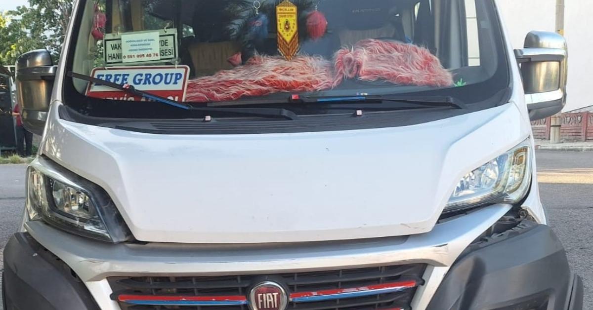 karabukte okul servisi ile otomobil carpisti yaralilar var isHYWIXR.jpg