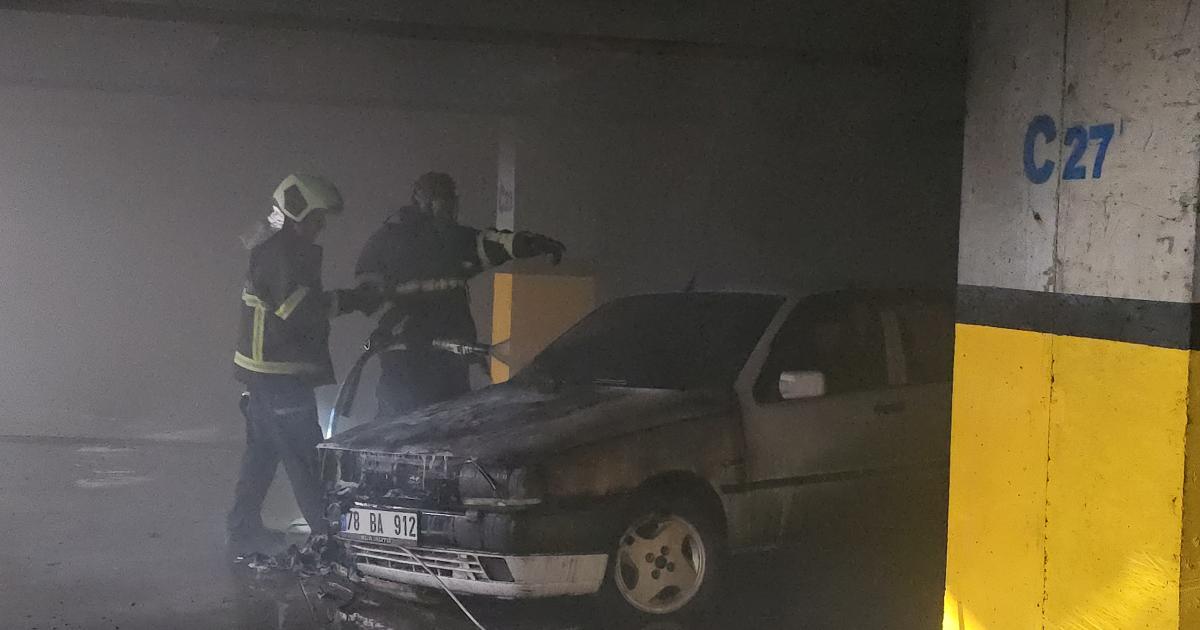 karabukte park halindeki aracta yangin cikti rwZhiHDU.jpg