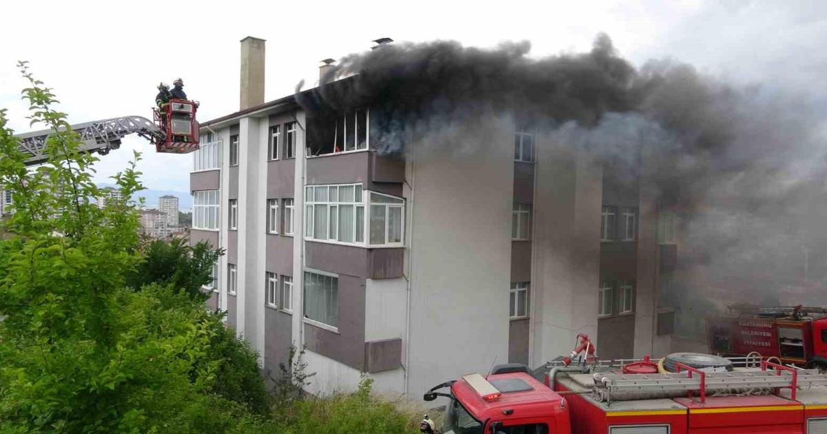 kastamonu candarogullarinda korkutan yangin RLdS6Tqj.jpg