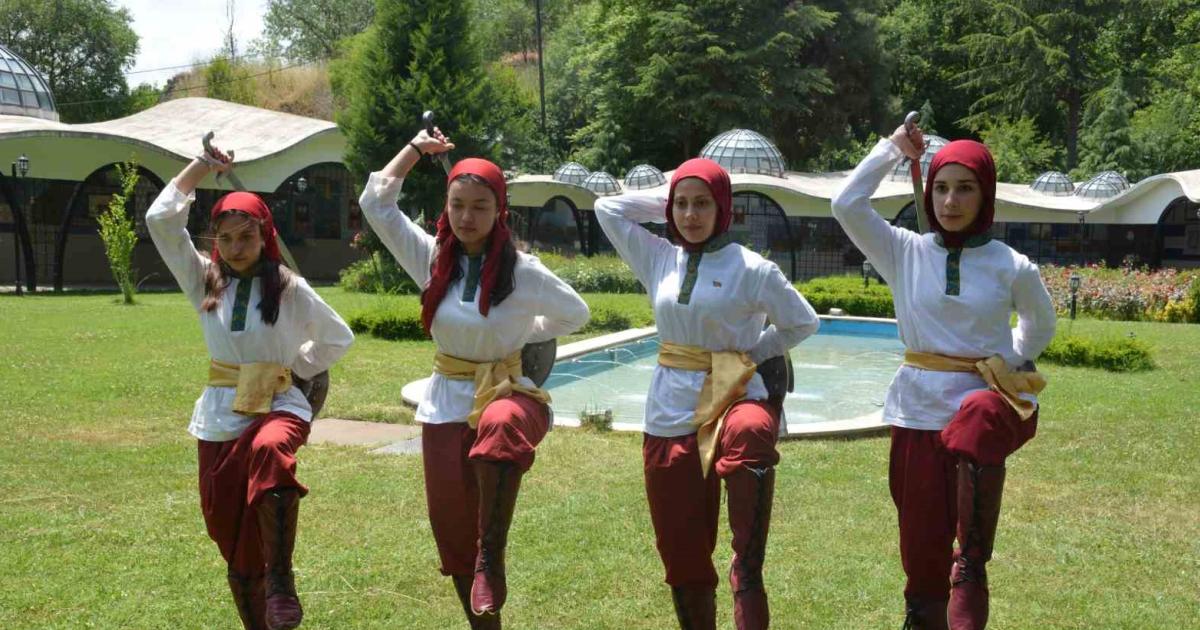 kiz kilic kalkan ekibi turkiyede bir ilki gerceklestirdi 3C6NngCl.jpg