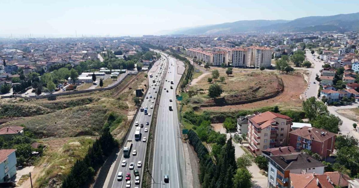 kocaeli gecisinde kurban bayrami trafik yogunlugu wBVUIwKn.jpg