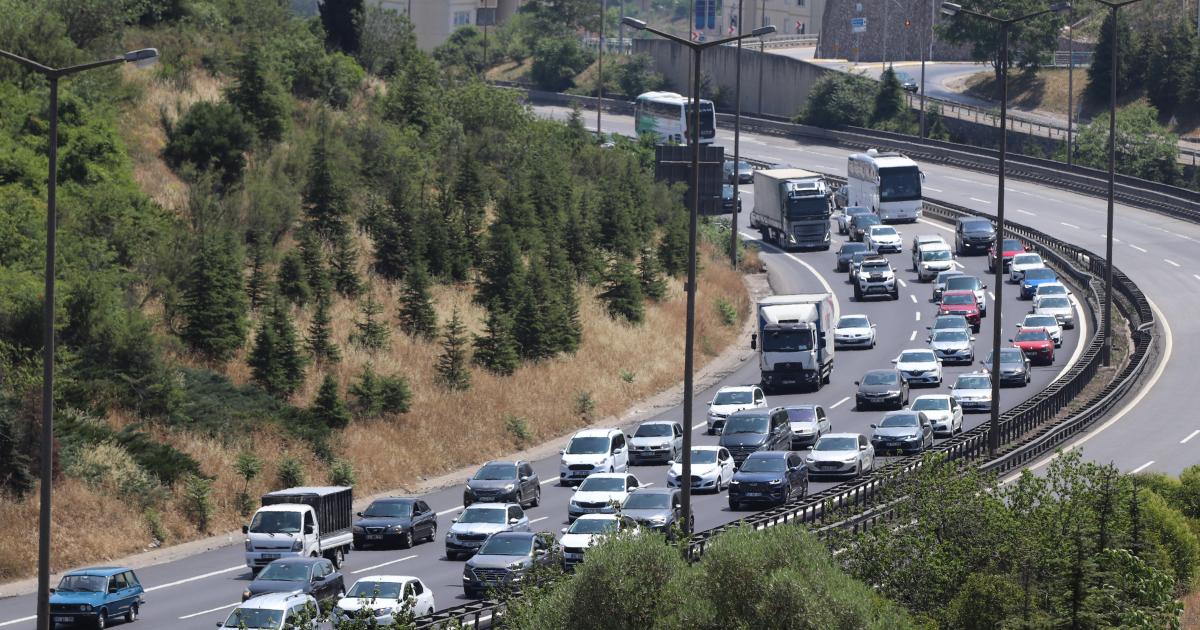 kocaeli ve sakaryada otoyolda trafik yogunlugu uLrAwrmf.jpg