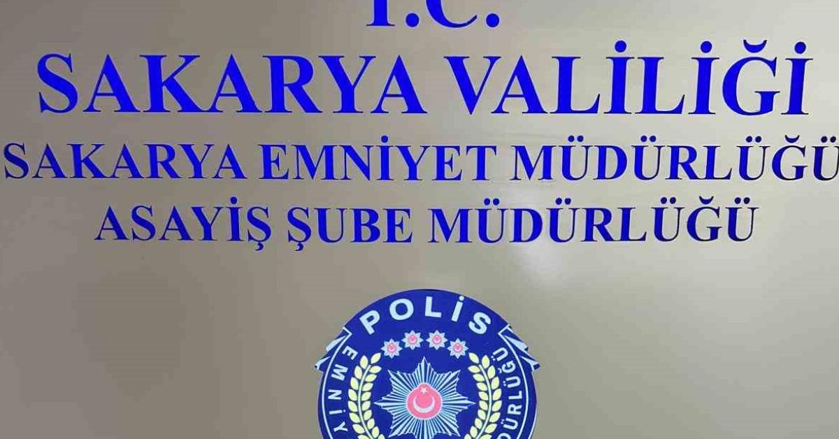 sakaryada gumus hirsizligi 70 bin lira degerinde taki calindi 3xnZdDKJ.jpg