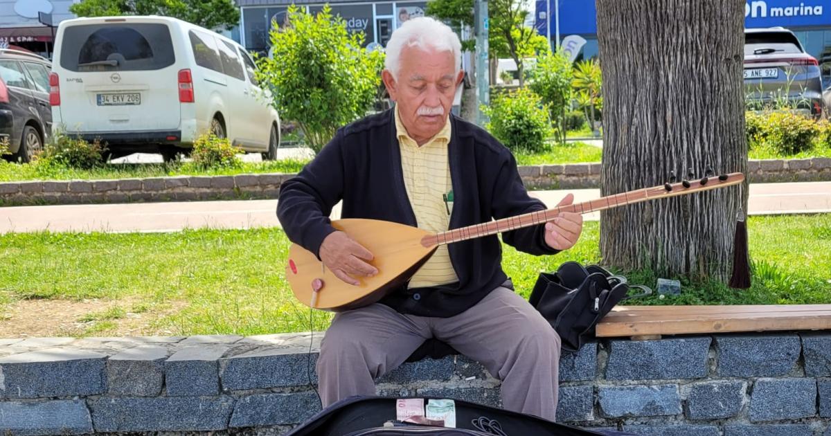 samsunlu salih evrenin baglama tutkusu ve mini konserleri aBr8MzfB.jpg