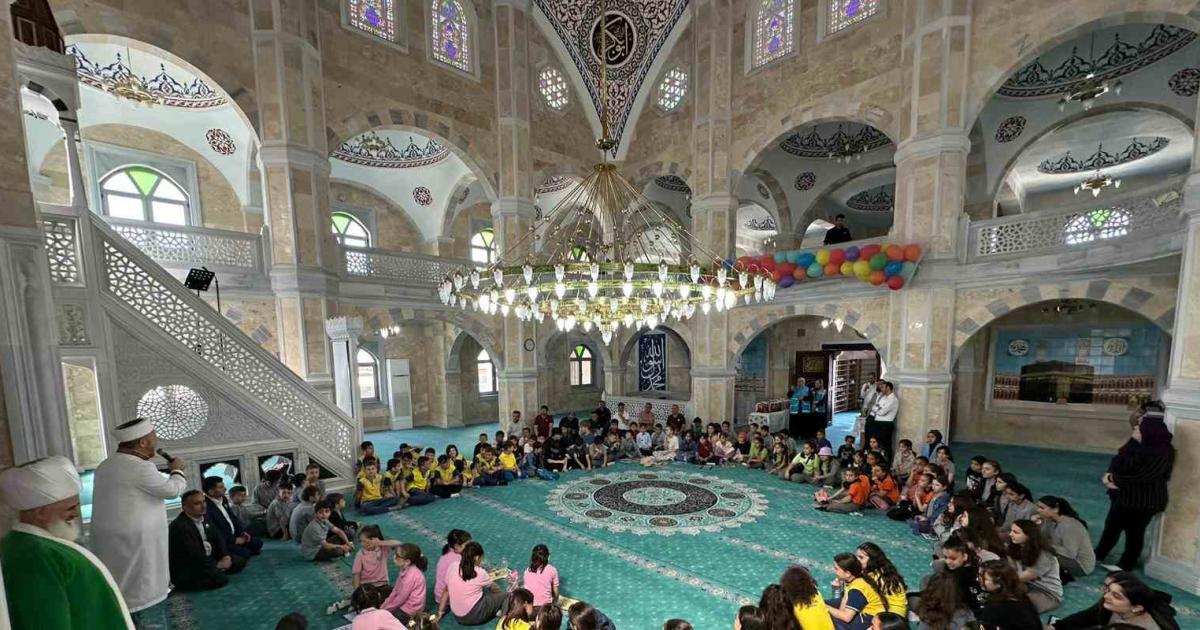 zonguldak alaplida yil sonu kultur senligi duzenlendi f7JCOqWp.jpg