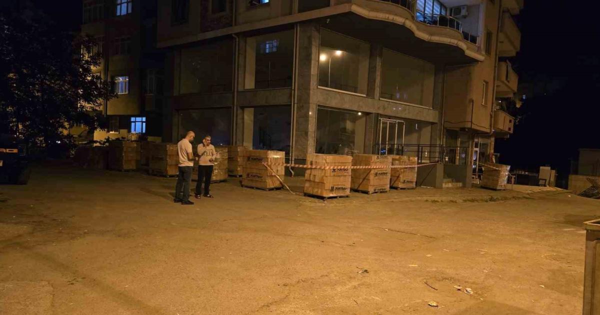zonguldakta apartmanda gerilim yukseldi muteahhit ev sahibi krizi buyuyor 7nDgZkVT.jpg