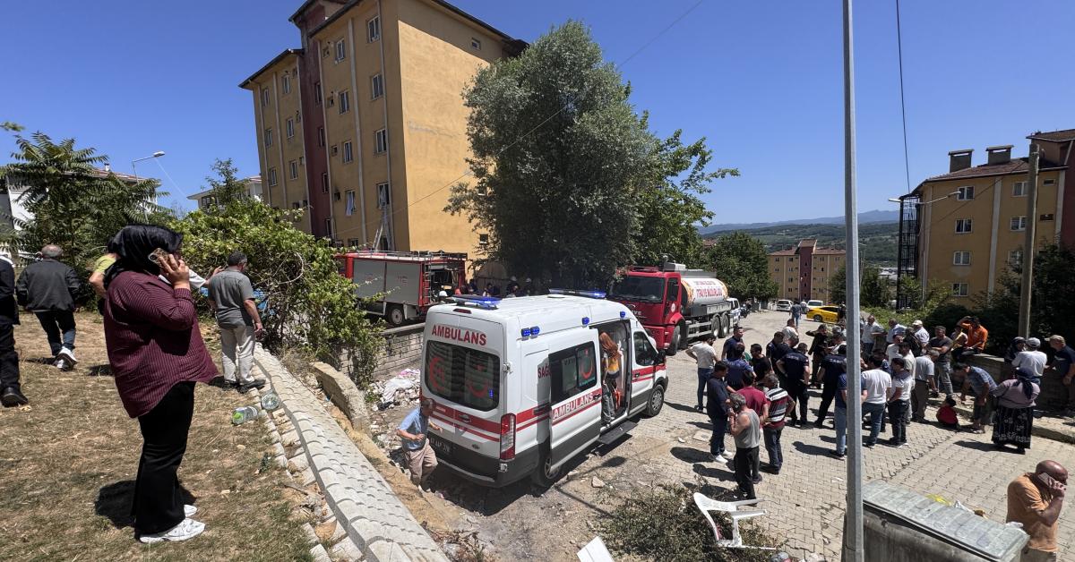 zonguldakta dogal gaz patlamasi 6 katli apartmanda korku dolu anlar wp1T7mRq.jpg