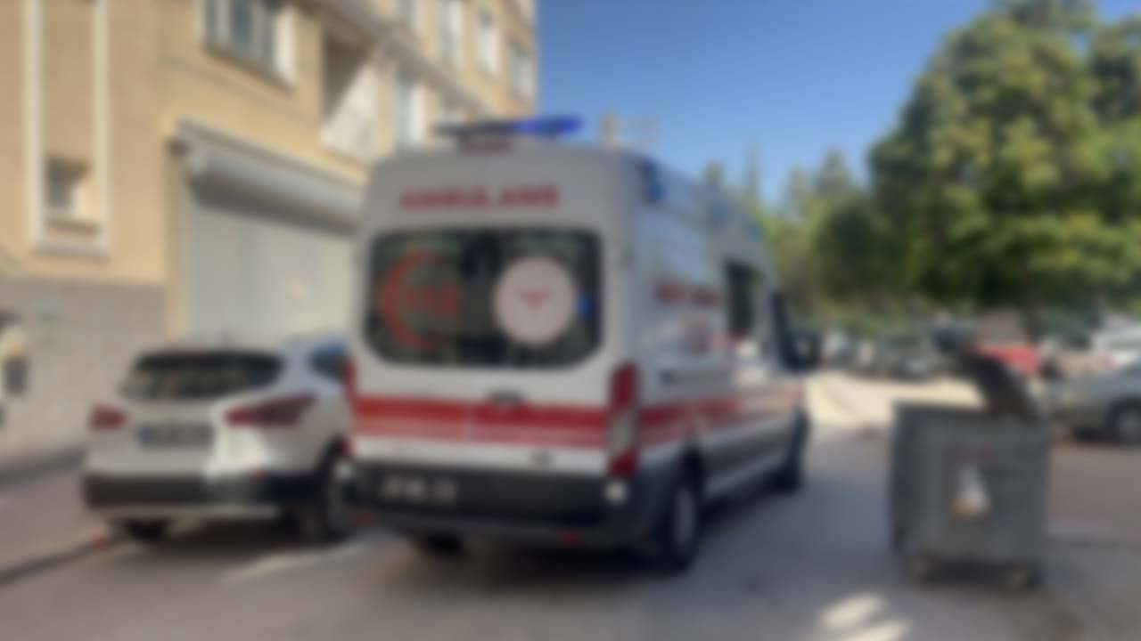 1,5 Yaşındaki Çocuk Apartmandan Düşerek Hastaneye Kaldırıldı