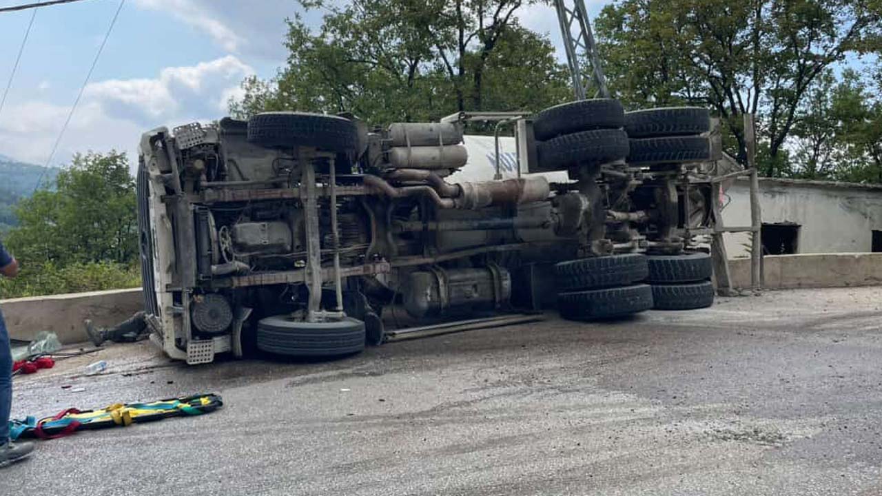 Beton Mikseri Devrildi Yaralılar Var