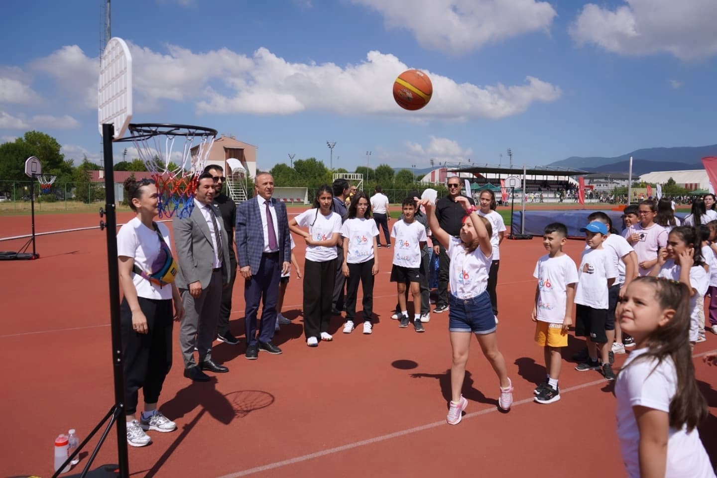 Bolu’da Spor Okulları Coşkuyla Açıldı