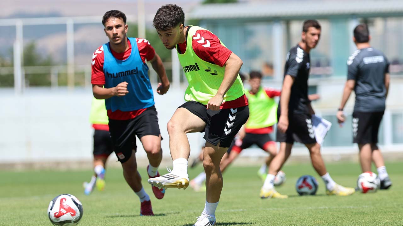 Bolu'ya Futbol Takımları Gelmeye Devam Ediyor