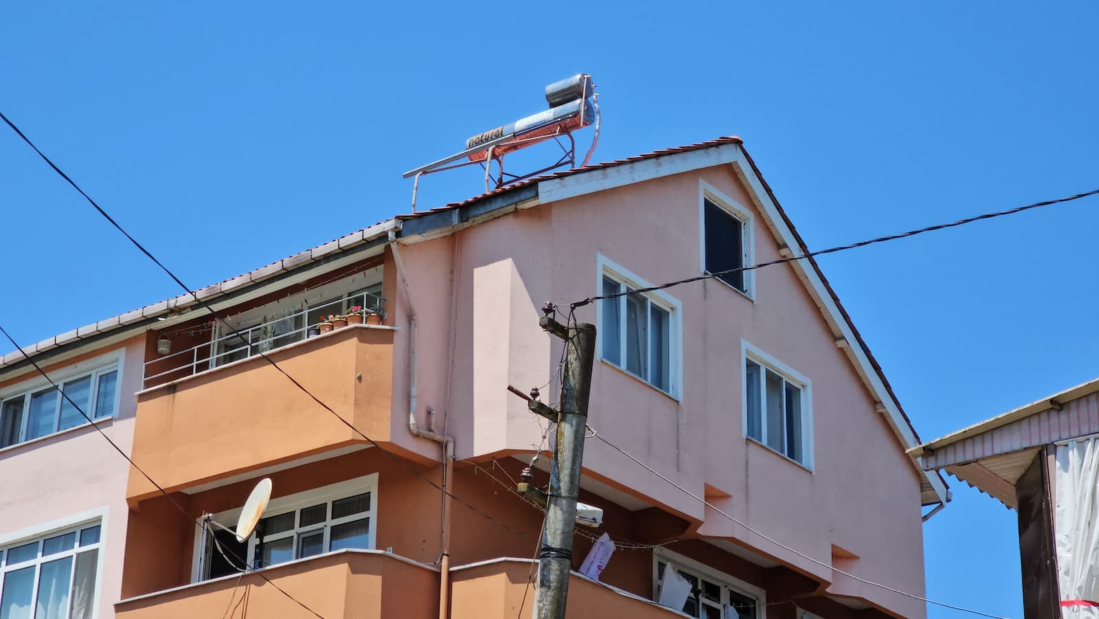Gece Saatlerinde Aile İçi Cinayet Kadın Hayatını Kaybetti
