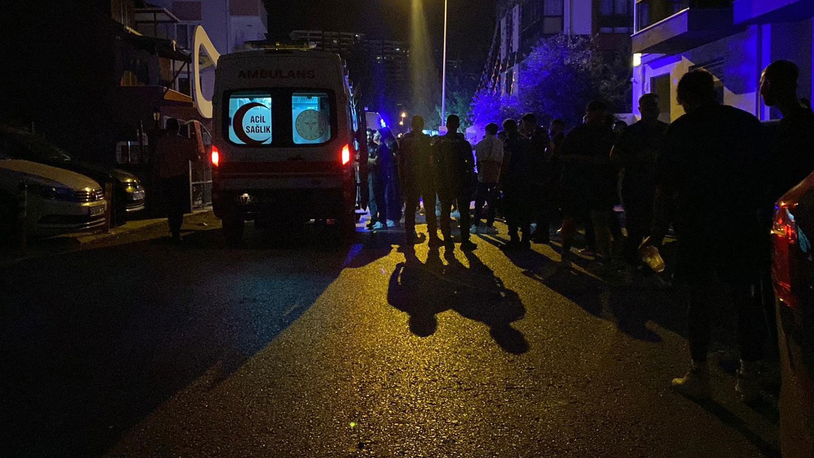 Gençler Arasında Kavga 2 Kişi Bıçakla Yaralandı