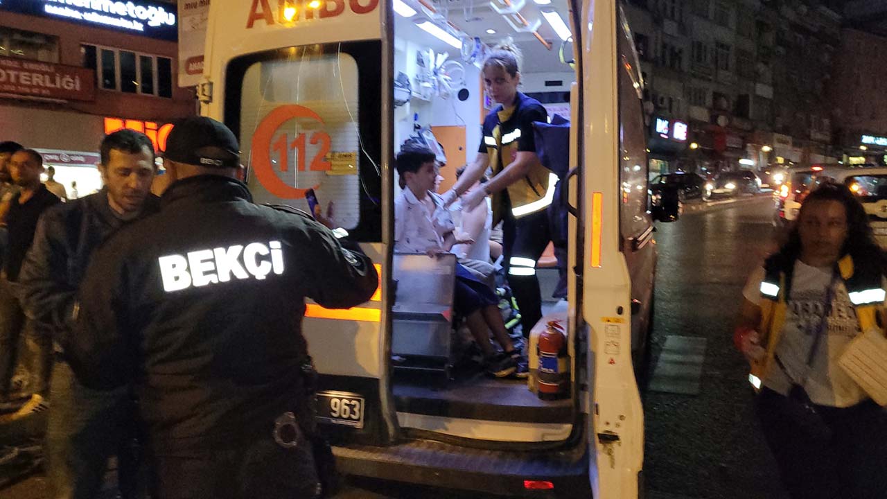 Korkunç Kaza İki Ticari Araç Çarpıştı 7 Yaralı Var