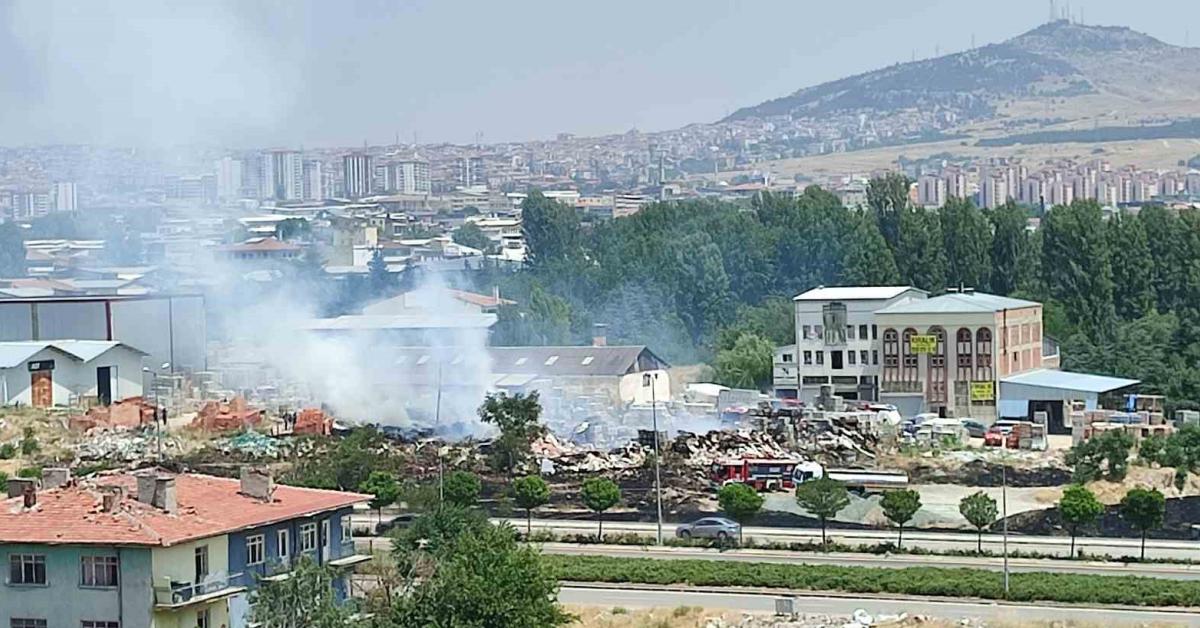 ankara altindagda yangin cikti hizla yayildi NmbtbYK6.jpg