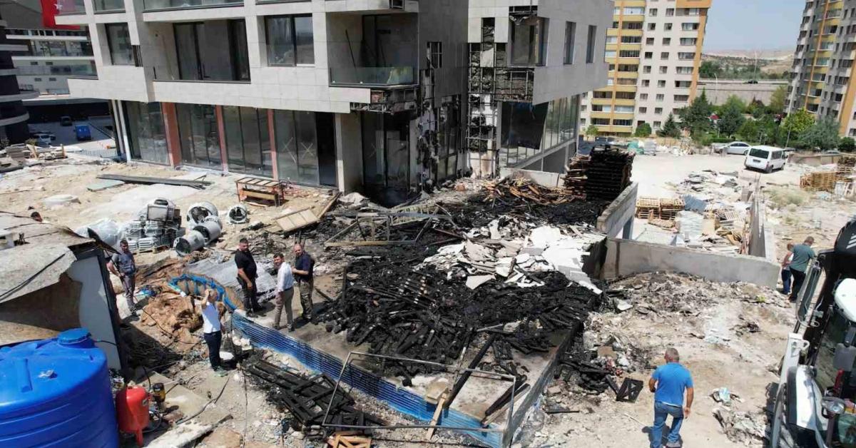 ankara cankayadaki insaatta yangin i99erj6I.jpg