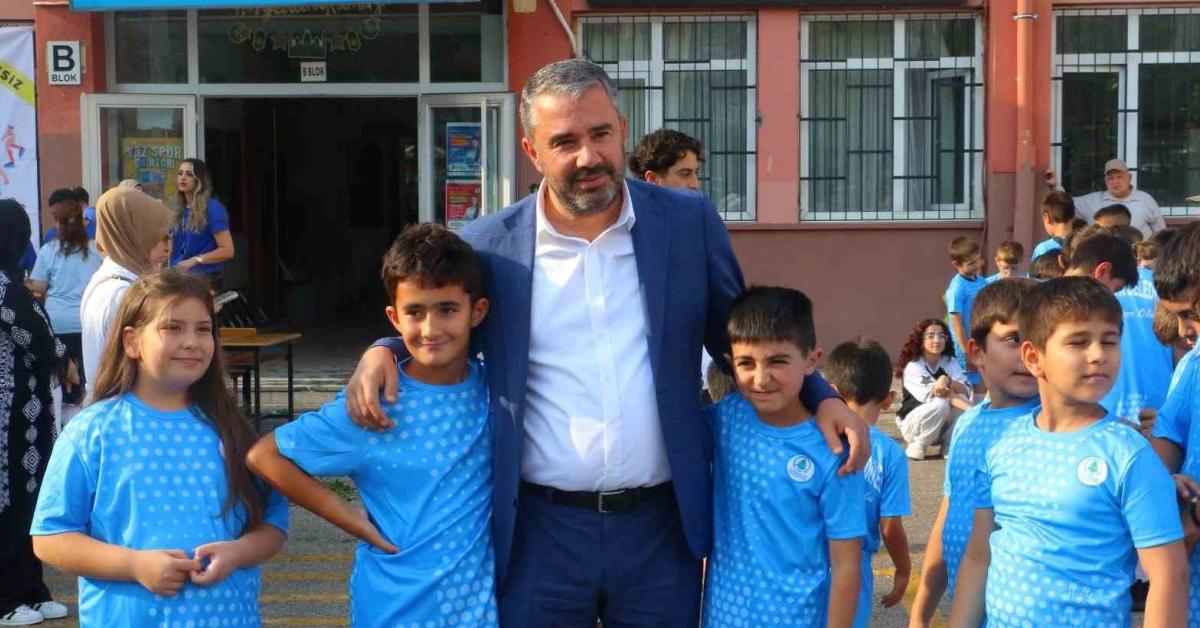 ankara pursaklarda ucretsiz forma dagitildi e2FKHCsX.jpg