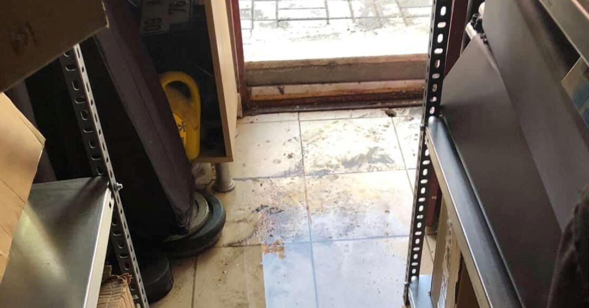 ankarada tasan su elektronik magazasini mahvetti k1iUU4gN.jpg