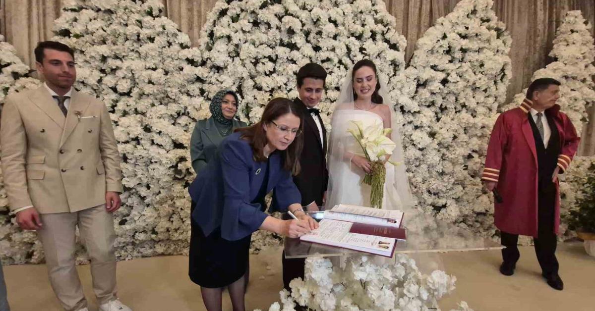 bartinda nikah siyasetci ve burokratlari bir araya getiren nikah XGx8VWnu.jpg