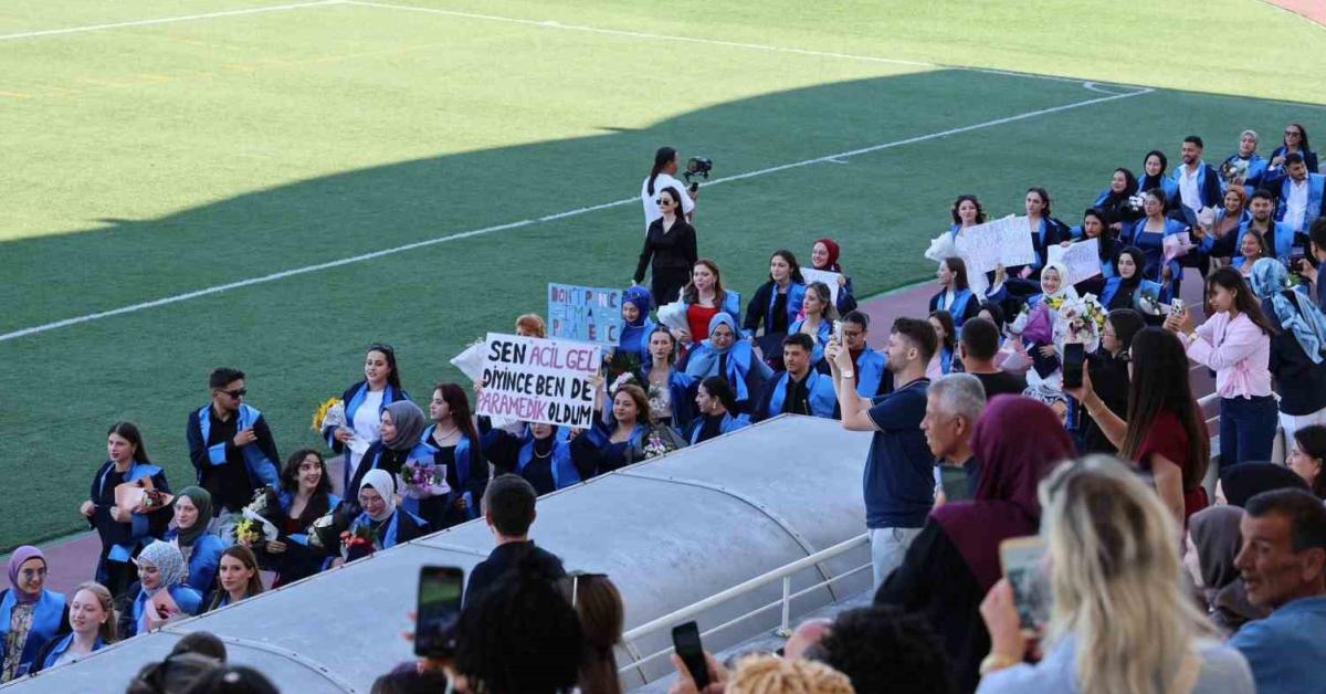 duzce universitesi myo mezunlarini ugurladi 4Ar3wrFt.jpg