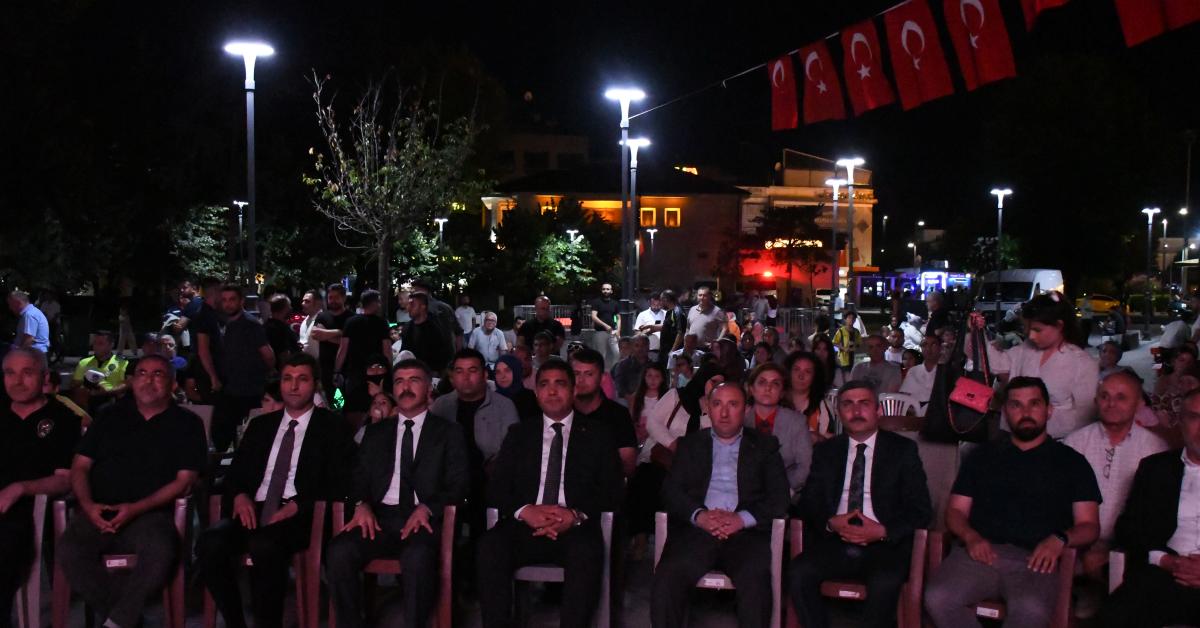 duzcede 15 temmuz etkinlikleri kapsaminda film gosterimi yapildi ugl9FaRe.jpg