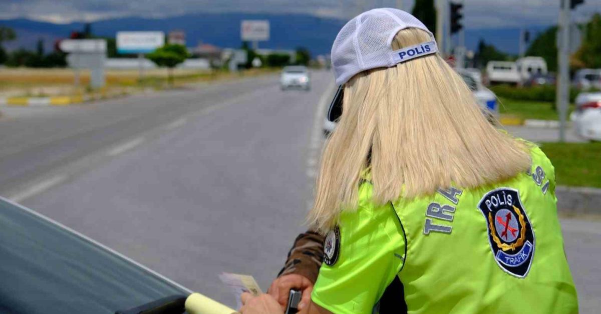 duzcede 2 bin 322 surucuye ceza kesildi dN7rgane.jpg